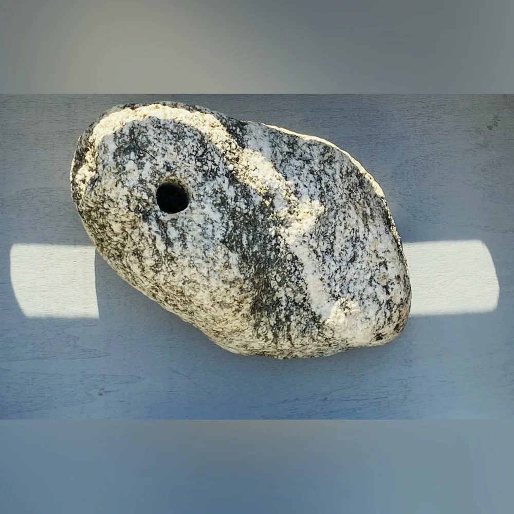 GraniteRock w/Hole For-Aquarium/Terrarium-Beautiful/Inserting/Beneficial/Natural